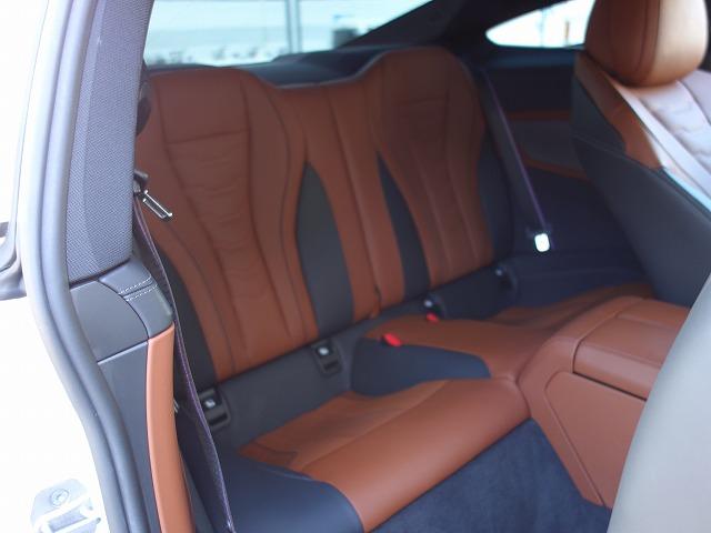 8シリーズ 840i クーペ エクスクルーシブ Mスポーツ MスポーツPKGプロ LEDライト 20AW PDC スマートキー 純正ナビ フルセグ アクティブベンチレーション アクティブクルーズコントロール レーンチェンジ&ディパーチャーウォーニング 禁煙車(11枚目)