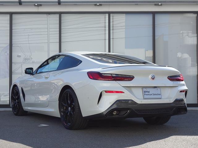 8シリーズ 840i クーペ エクスクルーシブ Mスポーツ MスポーツPKGプロ LEDライト 20AW PDC スマートキー 純正ナビ フルセグ アクティブベンチレーション アクティブクルーズコントロール レーンチェンジ&ディパーチャーウォーニング 禁煙車(56枚目)