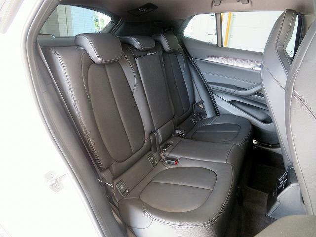 X2 xDrive 18dMスポーツエディションサンライズ 200台限定車 ブラックレザーシート アダプティブMサスペンション LEDヘッドライト 18アルミ コーナーセンサー コンフォートアクセス レーンディパーチャーウォーニング(10枚目)