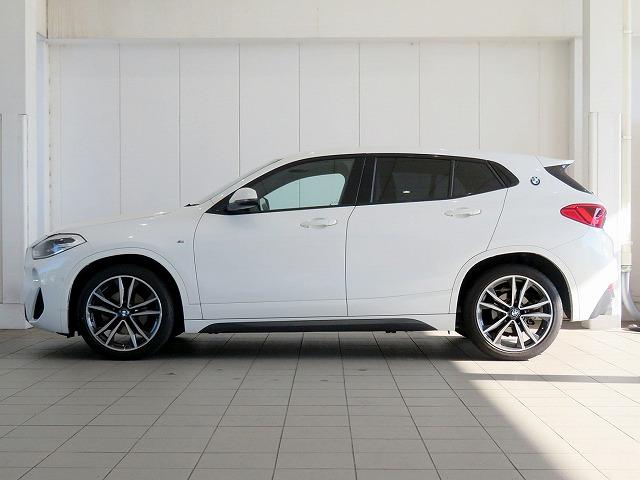 X2 xDrive 18dMスポーツエディションサンライズ 200台限定車 ブラックレザーシート アダプティブMサスペンション LEDヘッドライト 18アルミ コーナーセンサー コンフォートアクセス レーンディパーチャーウォーニング(43枚目)