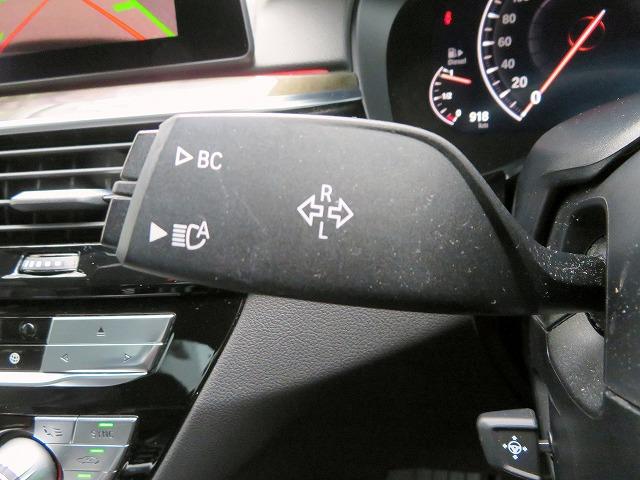 ◆インスツルメントパネルやインテリアトリムなどは、調和しなが洗練された室内を作り上げ、スイッチ類によって、優れた操作性をも実現。ドライバーの視線や動線を考え、人間工学に基づきデザインされています◆