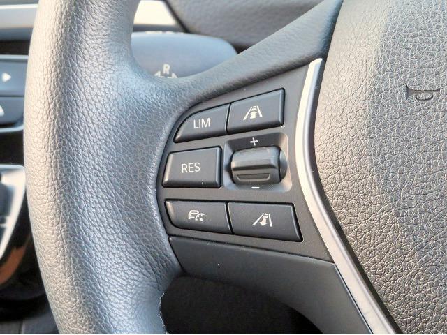 3シリーズ 320iツーリング ラグジュアリー LEDヘッドライト 純正17アルミ コーナーセンサー オートトランク コンフォートアクセス 黒革シート 純正ナビ バックカメラ ETC アクティブクルコン レーンチェンジ&ディパーチャーウォーニング(13枚目)