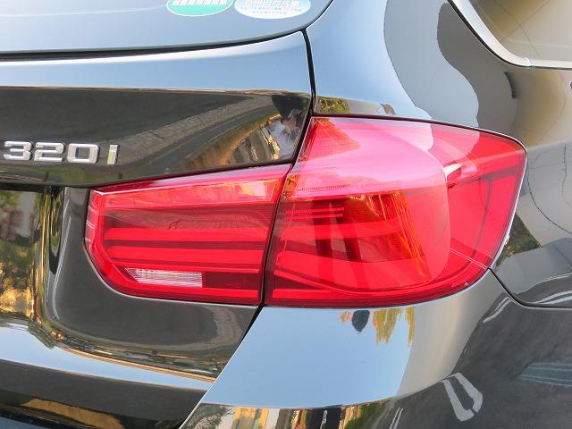 3シリーズ 320iツーリング ラグジュアリー LEDヘッドライト 純正17アルミ コーナーセンサー オートトランク コンフォートアクセス 黒革シート 純正ナビ バックカメラ ETC アクティブクルコン レーンチェンジ&ディパーチャーウォーニング(39枚目)