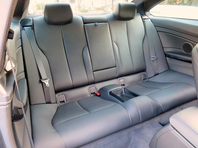 ４シリーズ ４３５ｉクーペ　Ｍスポーツ　ＬＥＤヘッドライト　純正１９アルミ　コーナーセンサー　コンフォートアクセス　革シート　シートヒーター　純正ナビ　Ｂカメラ　ヘッドアップディスプレイ　アクティブクルコン　レーンディパーチャーウォーニング（10枚目）