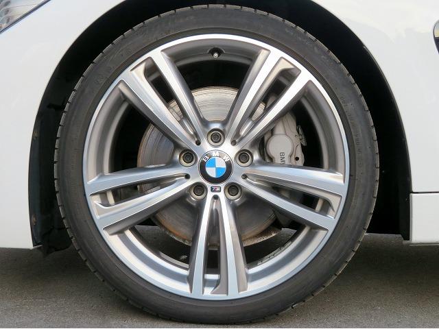 ４シリーズ ４３５ｉクーペ　Ｍスポーツ　ＬＥＤヘッドライト　純正１９アルミ　コーナーセンサー　コンフォートアクセス　革シート　シートヒーター　純正ナビ　Ｂカメラ　ヘッドアップディスプレイ　アクティブクルコン　レーンディパーチャーウォーニング（40枚目）