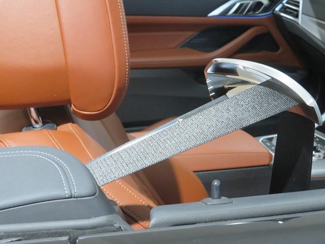 ４シリーズ ４２０ｉカブリオレ　Ｍスポーツ　コンフォートＰＫＧ　１９ＡＷ　ステアヒーター　ＬＥＤライト　ＰＤＣ　スマートキー　純正ナビ　純正ＥＴＣ　Ｂカメラ　アクティブクルーズコントロール　レーンチェンジ＆ディパーチャーウォーニング　禁煙車（17枚目）