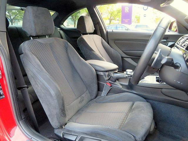 ◆上質なシートは程よいホールド感で座り心地も良く、人間工学に基づき形成した形状が長時間のドライブ疲労も軽減します◆