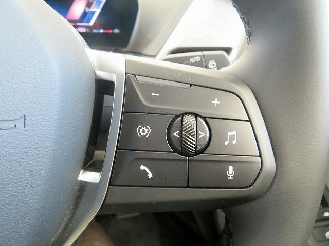 1シリーズ 120 テクノロジーPKG ヘッドアップディスプレイ オートトランク シートヒーター トップ+バックカメラ アクティブクルコン レーンチェンジ&ディパーチャーウォーニング LEDヘッドライト 純正17アルミ(14枚目)