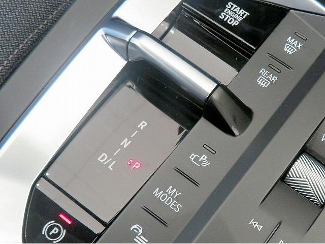 1シリーズ 120 テクノロジーPKG ヘッドアップディスプレイ オートトランク シートヒーター トップ+バックカメラ アクティブクルコン レーンチェンジ&ディパーチャーウォーニング LEDヘッドライト 純正17アルミ(19枚目)