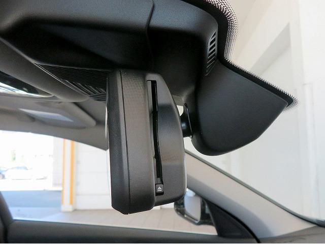 1シリーズ 120 テクノロジーPKG ヘッドアップディスプレイ オートトランク シートヒーター トップ+バックカメラ アクティブクルコン レーンチェンジ&ディパーチャーウォーニング LEDヘッドライト 純正17アルミ(22枚目)