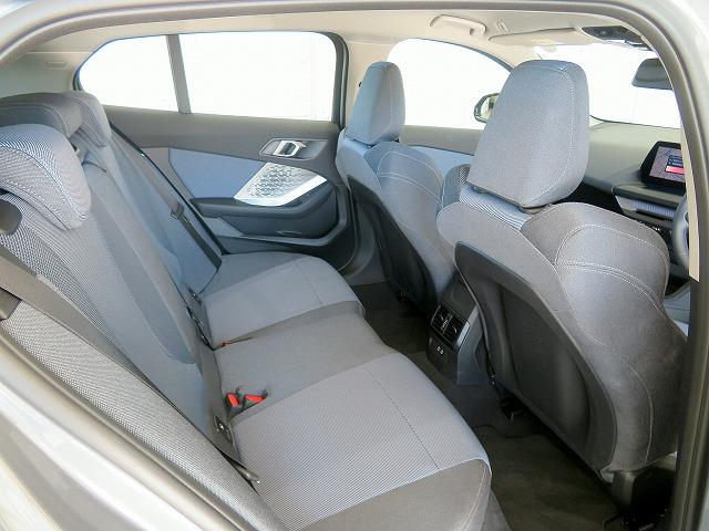 1シリーズ 120 テクノロジーPKG ヘッドアップディスプレイ オートトランク シートヒーター トップ+バックカメラ アクティブクルコン レーンチェンジ&ディパーチャーウォーニング LEDヘッドライト 純正17アルミ(29枚目)