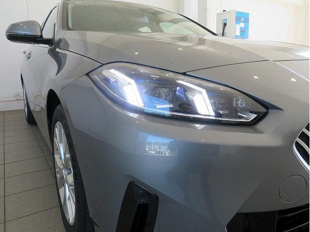 1シリーズ 120 テクノロジーPKG ヘッドアップディスプレイ オートトランク シートヒーター トップ+バックカメラ アクティブクルコン レーンチェンジ&ディパーチャーウォーニング LEDヘッドライト 純正17アルミ(34枚目)