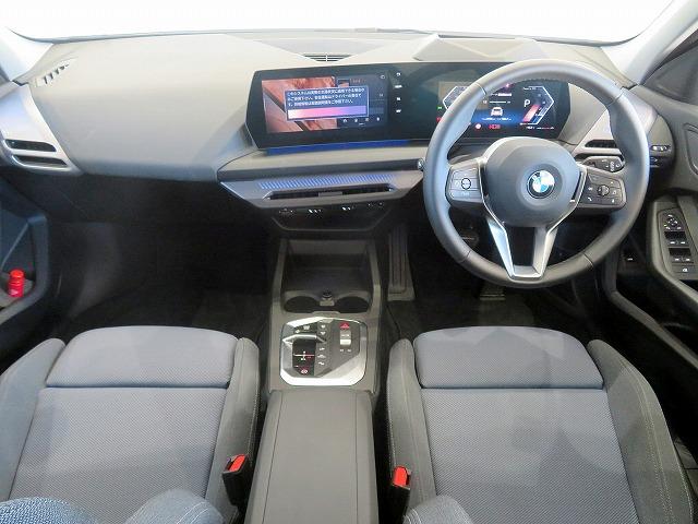 1シリーズ 120 テクノロジーPKG ヘッドアップディスプレイ オートトランク シートヒーター トップ+バックカメラ アクティブクルコン レーンチェンジ&ディパーチャーウォーニング LEDヘッドライト 純正17アルミ(7枚目)