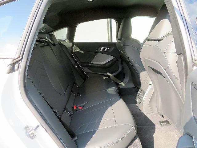 2シリーズ 220グランクーペ Mスポーツ ハイライン&テクノロジーPKG ヴェガンザブラックレザー 19インチMライトアルミ ヘッドアップディスプレイ ハーマンカードンサウンドシステム ACC レーンチェンジ&ディパーチャーウォーニング(10枚目)