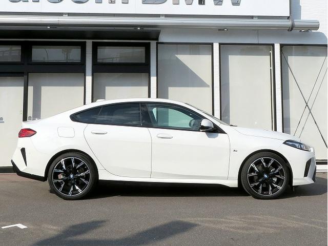 2シリーズ 220グランクーペ Mスポーツ ハイライン&テクノロジーPKG ヴェガンザブラックレザー 19インチMライトアルミ ヘッドアップディスプレイ ハーマンカードンサウンドシステム ACC レーンチェンジ&ディパーチャーウォーニング(54枚目)