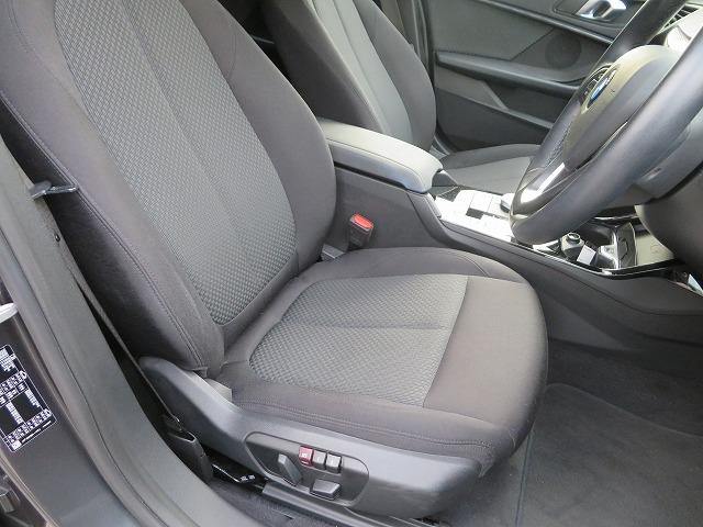 1シリーズ 118d プレイ ストレージPKG 17AW LEDライト PDC スマートキー 純正ナビ 純正ETC Bカメラ アクティブクルーズコントロール レーンチェンジ&ディパーチャーウォーニング 禁煙車(10枚目)