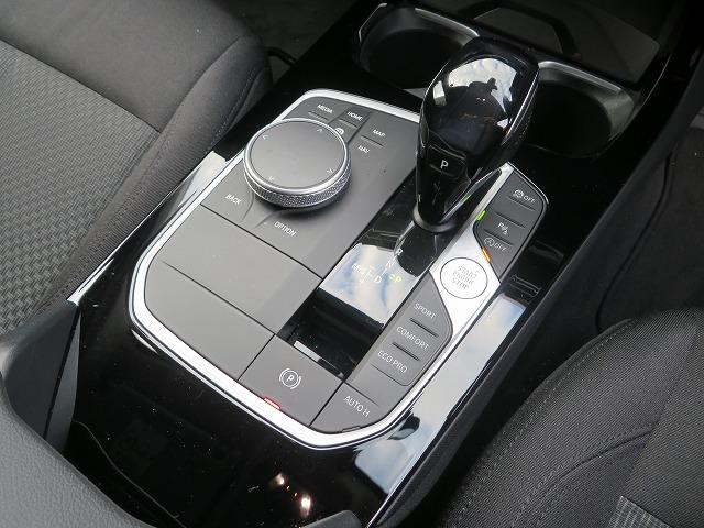 1シリーズ 118d プレイ ストレージPKG 17AW LEDライト PDC スマートキー 純正ナビ 純正ETC Bカメラ アクティブクルーズコントロール レーンチェンジ&ディパーチャーウォーニング 禁煙車(23枚目)