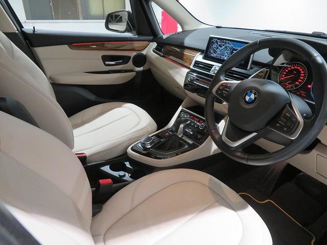 2シリーズ 218dアクティブツアラー セレクション LEDライト 17AW Aトランク PDC スマートキー 純正ナビ 純正ETC Bカメラ アクティブクルーズコントロール レーンディパーチャーウォーニング 禁煙車 オイスターレザー(13枚目)