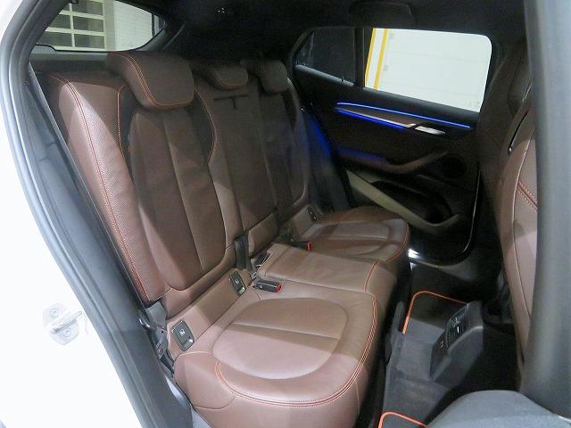 Ｘ２ ｘＤｒｉｖｅ　２０ｄ　ＭスポーツＸ　Ｍメッシュエディション　モカ革＆アルカンターラコンビシート　アクティブクルコン　レーンディパーチャーウォーニング　ＬＥＤヘッドライト　２０アルミ　コーナーセンサー　オートトランク　コンフォートアクセス（10枚目）