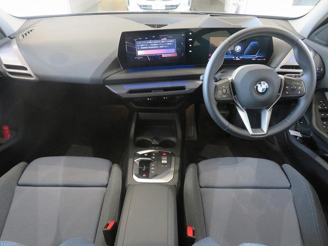 １シリーズ １２０　テクノロジーＰＫＧ　Ａトランク　ＬＥＤライト　ＰＤＣ　スマートキー　純正ナビ　純正ＥＴＣ　Ｂカメラ　アクティブクルーズコントロール　レーンチェンジ＆ディパーチャーウォーニング　禁煙車（8枚目）