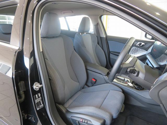 １シリーズ １２０　テクノロジーＰＫＧ　Ａトランク　ＬＥＤライト　ＰＤＣ　スマートキー　純正ナビ　純正ＥＴＣ　Ｂカメラ　アクティブクルーズコントロール　レーンチェンジ＆ディパーチャーウォーニング　禁煙車（10枚目）