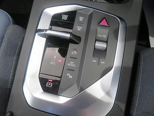 １シリーズ １２０　テクノロジーＰＫＧ　Ａトランク　ＬＥＤライト　ＰＤＣ　スマートキー　純正ナビ　純正ＥＴＣ　Ｂカメラ　アクティブクルーズコントロール　レーンチェンジ＆ディパーチャーウォーニング　禁煙車（14枚目）