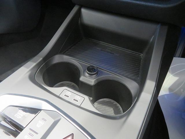 １シリーズ １２０　テクノロジーＰＫＧ　Ａトランク　ＬＥＤライト　ＰＤＣ　スマートキー　純正ナビ　純正ＥＴＣ　Ｂカメラ　アクティブクルーズコントロール　レーンチェンジ＆ディパーチャーウォーニング　禁煙車（15枚目）