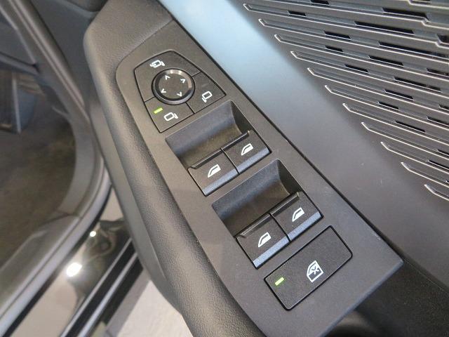 １シリーズ １２０　テクノロジーＰＫＧ　Ａトランク　ＬＥＤライト　ＰＤＣ　スマートキー　純正ナビ　純正ＥＴＣ　Ｂカメラ　アクティブクルーズコントロール　レーンチェンジ＆ディパーチャーウォーニング　禁煙車（19枚目）