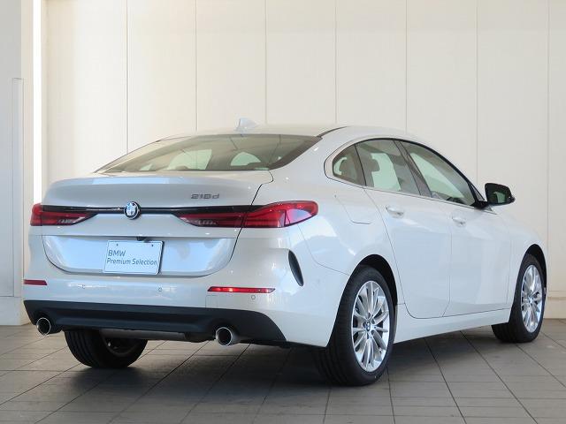 ２シリーズ ２１８ｄグランクーペ　プレイ　ハイラインＰＫＧ　ＬＥＤライト　１７ＡＷ　黒革　シートヒーター　ＰＤＣ　スマートキー　純正ナビ　純正ＥＴＣ　Ｂカメラ　アクティブクルーズコントロール　レーンチェンジ＆ディパーチャーウォーニング　禁煙車（6枚目）