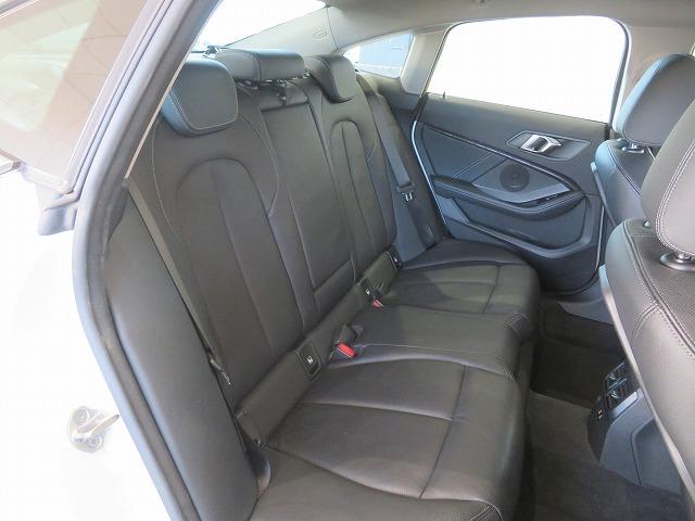 ２シリーズ ２１８ｄグランクーペ　プレイ　ハイラインＰＫＧ　ＬＥＤライト　１７ＡＷ　黒革　シートヒーター　ＰＤＣ　スマートキー　純正ナビ　純正ＥＴＣ　Ｂカメラ　アクティブクルーズコントロール　レーンチェンジ＆ディパーチャーウォーニング　禁煙車（11枚目）