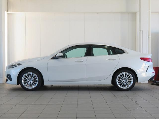 ２シリーズ ２１８ｄグランクーペ　プレイ　ハイラインＰＫＧ　ＬＥＤライト　１７ＡＷ　黒革　シートヒーター　ＰＤＣ　スマートキー　純正ナビ　純正ＥＴＣ　Ｂカメラ　アクティブクルーズコントロール　レーンチェンジ＆ディパーチャーウォーニング　禁煙車（39枚目）