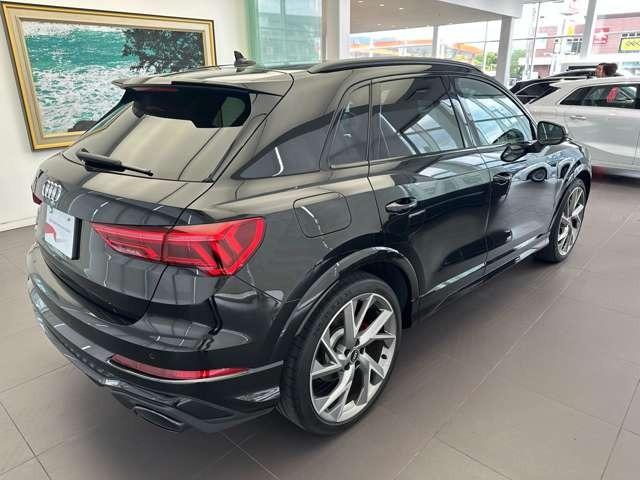 RS Q3 ベースグレード スポーツエキゾースト/ダンピングコントロースサス/マットチタングレー21インチアルミ/カーボンミラー/レッドキャリパー/デコラティブパネルカーボン/ファインナッパレザー/マトリクスLED/禁煙車(8枚目)