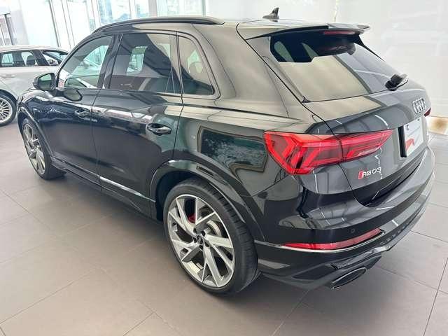 RS Q3 ベースグレード スポーツエキゾースト/ダンピングコントロースサス/マットチタングレー21インチアルミ/カーボンミラー/レッドキャリパー/デコラティブパネルカーボン/ファインナッパレザー/マトリクスLED/禁煙車(10枚目)