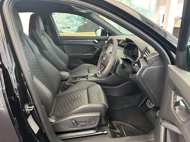 RS Q3 ベースグレード スポーツエキゾースト/ダンピングコントロースサス/マットチタングレー21インチアルミ/カーボンミラー/レッドキャリパー/デコラティブパネルカーボン/ファインナッパレザー/マトリクスLED/禁煙車(28枚目)