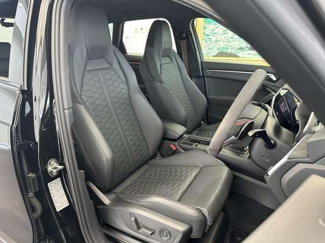 RS Q3 ベースグレード スポーツエキゾースト/ダンピングコントロースサス/マットチタングレー21インチアルミ/カーボンミラー/レッドキャリパー/デコラティブパネルカーボン/ファインナッパレザー/マトリクスLED/禁煙車(30枚目)