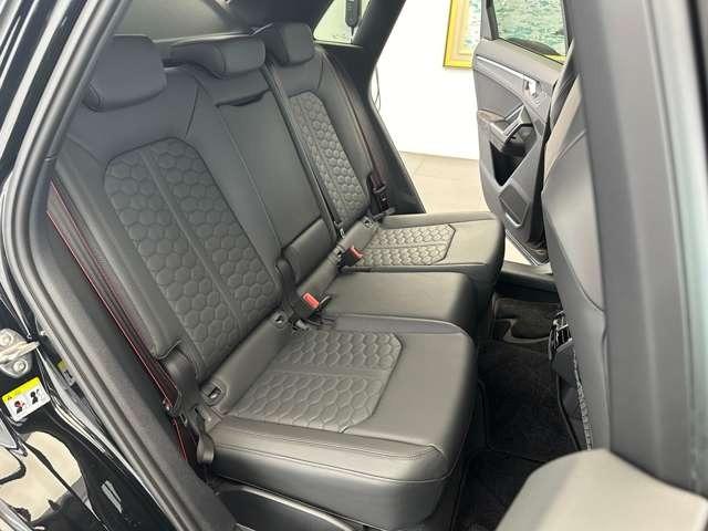 RS Q3 ベースグレード スポーツエキゾースト/ダンピングコントロースサス/マットチタングレー21インチアルミ/カーボンミラー/レッドキャリパー/デコラティブパネルカーボン/ファインナッパレザー/マトリクスLED/禁煙車(39枚目)