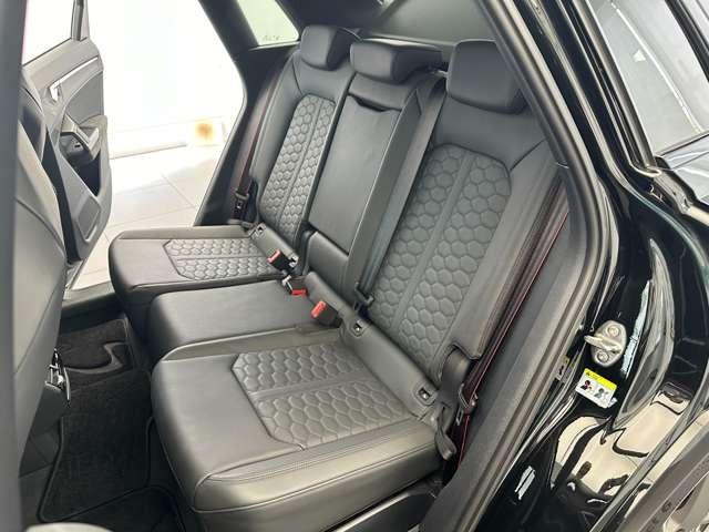 RS Q3 ベースグレード スポーツエキゾースト/ダンピングコントロースサス/マットチタングレー21インチアルミ/カーボンミラー/レッドキャリパー/デコラティブパネルカーボン/ファインナッパレザー/マトリクスLED/禁煙車(41枚目)