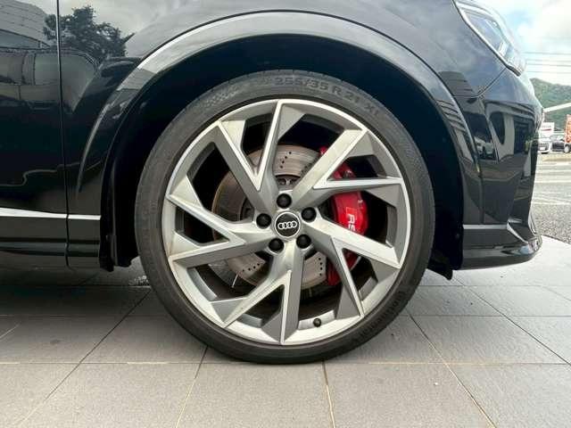 RS Q3 ベースグレード スポーツエキゾースト/ダンピングコントロースサス/マットチタングレー21インチアルミ/カーボンミラー/レッドキャリパー/デコラティブパネルカーボン/ファインナッパレザー/マトリクスLED/禁煙車(53枚目)