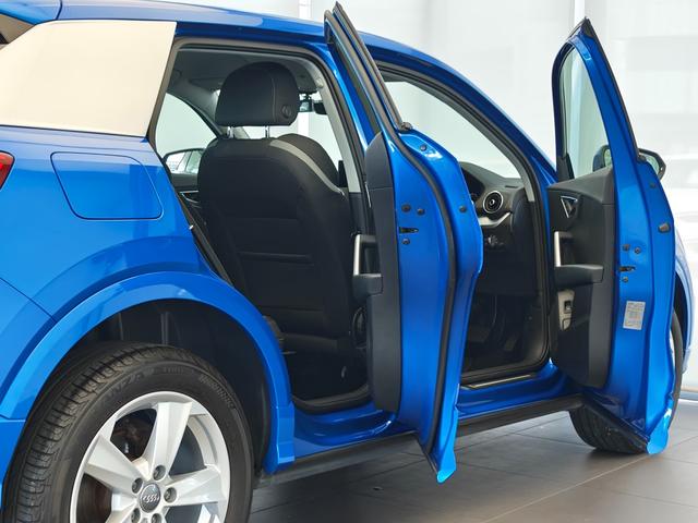 Ｑ２ ３０ＴＦＳＩスポーツ（5枚目）