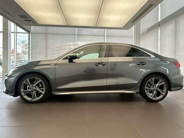 Ａ３セダン ３０ＴＦＳＩ　Ｓライン　認定中古車　パーシャルレザー・コンビニエンスアシスタンス・ナビパッケージ・テクノロジーパッケージ・マトリクスＬＥＤ・電動シート・ナビ・フルセグ・バックカメラ・障害物センサー・禁煙車（9枚目）