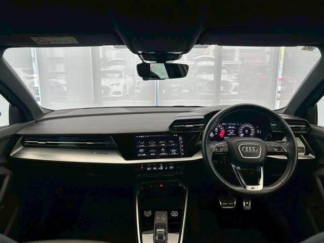 Ａ３セダン ３０ＴＦＳＩ　Ｓライン　認定中古車　パーシャルレザー・コンビニエンスアシスタンス・ナビパッケージ・テクノロジーパッケージ・マトリクスＬＥＤ・電動シート・ナビ・フルセグ・バックカメラ・障害物センサー・禁煙車（12枚目）