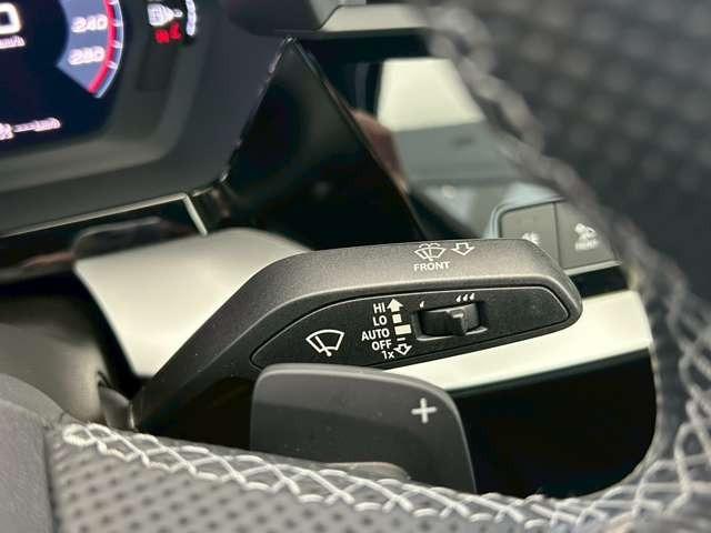 Ａ３セダン ３０ＴＦＳＩ　Ｓライン　認定中古車　パーシャルレザー・コンビニエンスアシスタンス・ナビパッケージ・テクノロジーパッケージ・マトリクスＬＥＤ・電動シート・ナビ・フルセグ・バックカメラ・障害物センサー・禁煙車（30枚目）