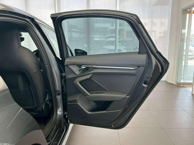 Ａ３セダン ３０ＴＦＳＩ　Ｓライン　認定中古車　パーシャルレザー・コンビニエンスアシスタンス・ナビパッケージ・テクノロジーパッケージ・マトリクスＬＥＤ・電動シート・ナビ・フルセグ・バックカメラ・障害物センサー・禁煙車（40枚目）