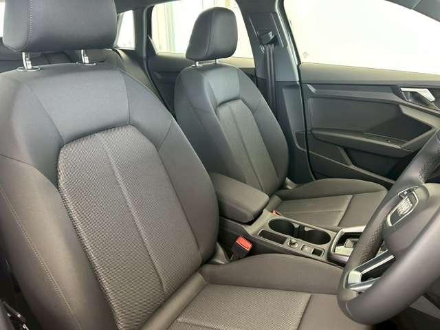 Ａ３ スポーツバック３０ＴＦＳＩ　認定中古車　コンビニエンスアシスタンスパッケージ　ナビパッケージ　ＬＥＤヘッドライト　シートヒーター　ナビ　フルセグＴＶ　バックカメラ　ミュージックプレイヤー接続（31枚目）