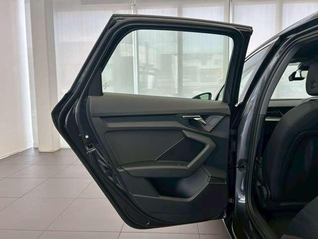 Ａ３ スポーツバック３０ＴＦＳＩ　認定中古車　コンビニエンスアシスタンスパッケージ　ナビパッケージ　ＬＥＤヘッドライト　シートヒーター　ナビ　フルセグＴＶ　バックカメラ　ミュージックプレイヤー接続（33枚目）