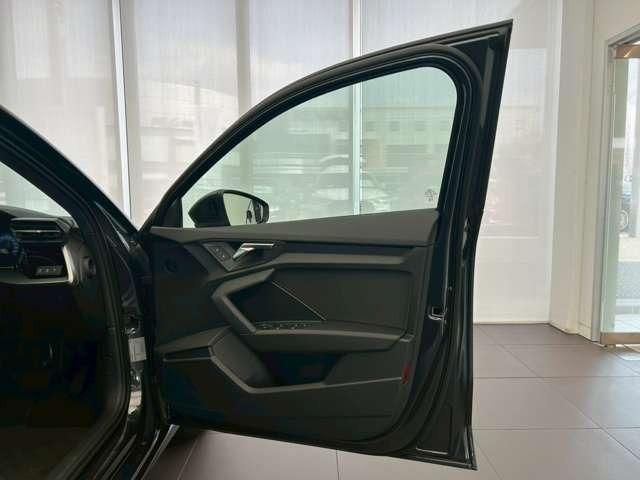 Ａ３ スポーツバック３０ＴＦＳＩ　認定中古車　コンビニエンスアシスタンスパッケージ　ナビパッケージ　ＬＥＤヘッドライト　シートヒーター　ナビ　フルセグＴＶ　バックカメラ　ミュージックプレイヤー接続（35枚目）