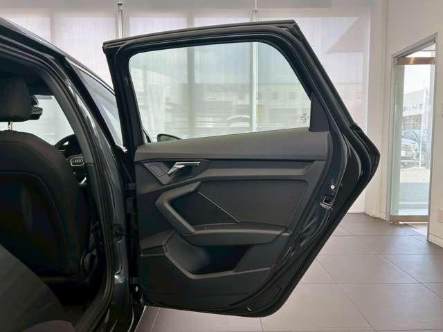 Ａ３ スポーツバック３０ＴＦＳＩ　認定中古車　コンビニエンスアシスタンスパッケージ　ナビパッケージ　ＬＥＤヘッドライト　シートヒーター　ナビ　フルセグＴＶ　バックカメラ　ミュージックプレイヤー接続（36枚目）