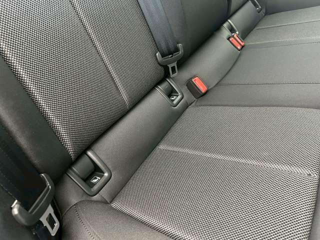 Ａ３ スポーツバック３０ＴＦＳＩ　認定中古車　コンビニエンスアシスタンスパッケージ　ナビパッケージ　ＬＥＤヘッドライト　シートヒーター　ナビ　フルセグＴＶ　バックカメラ　ミュージックプレイヤー接続（38枚目）