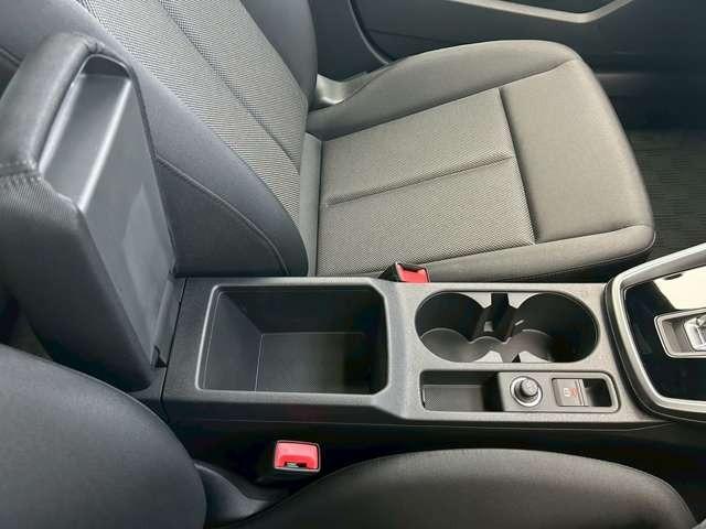 Ａ３ スポーツバック３０ＴＦＳＩ　認定中古車　コンビニエンスアシスタンスパッケージ　ナビパッケージ　ＬＥＤヘッドライト　シートヒーター　ナビ　フルセグＴＶ　バックカメラ　ミュージックプレイヤー接続（52枚目）