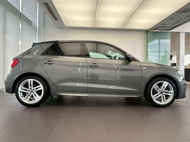 Ａ１スポーツバック ２５ＴＦＳＩ　Ｓライン　認定中古車　ＬＥＤヘッドライト　シートヒーター　ナビ　フルセグＴＶ　バックカメラ　ミュージックプレイヤー接続　アダプティブクルーズコントロール　車線キープアシスト　禁煙車（5枚目）